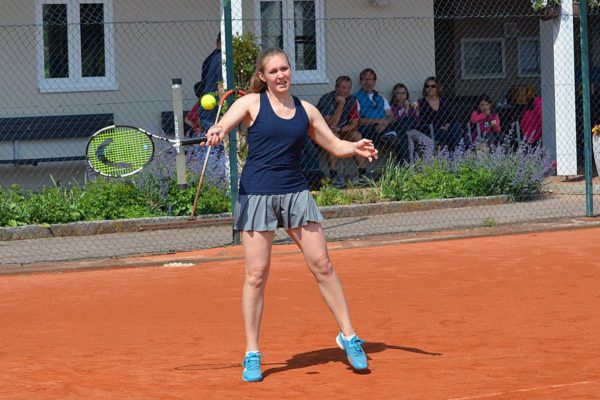 Nach einem spannenden Match ging Nicole Berger in Eschenried als Siegerin vom Platz