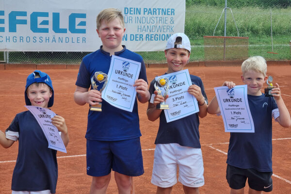 Die strahlenden Sieger und Platzierten des TC Hengersberg