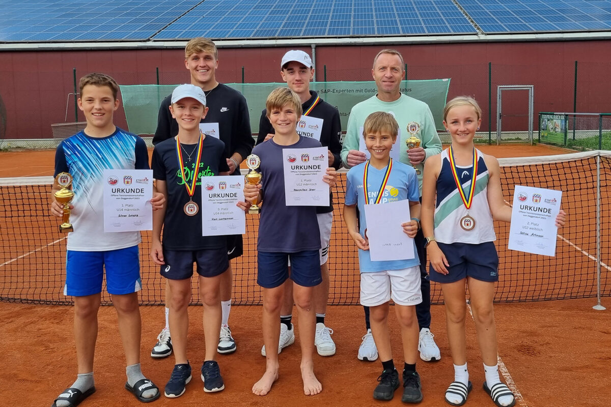 Sieger und Platzierte des TC Hengersberg bei der Deggendorfer Stadtmeisterschaft 2023